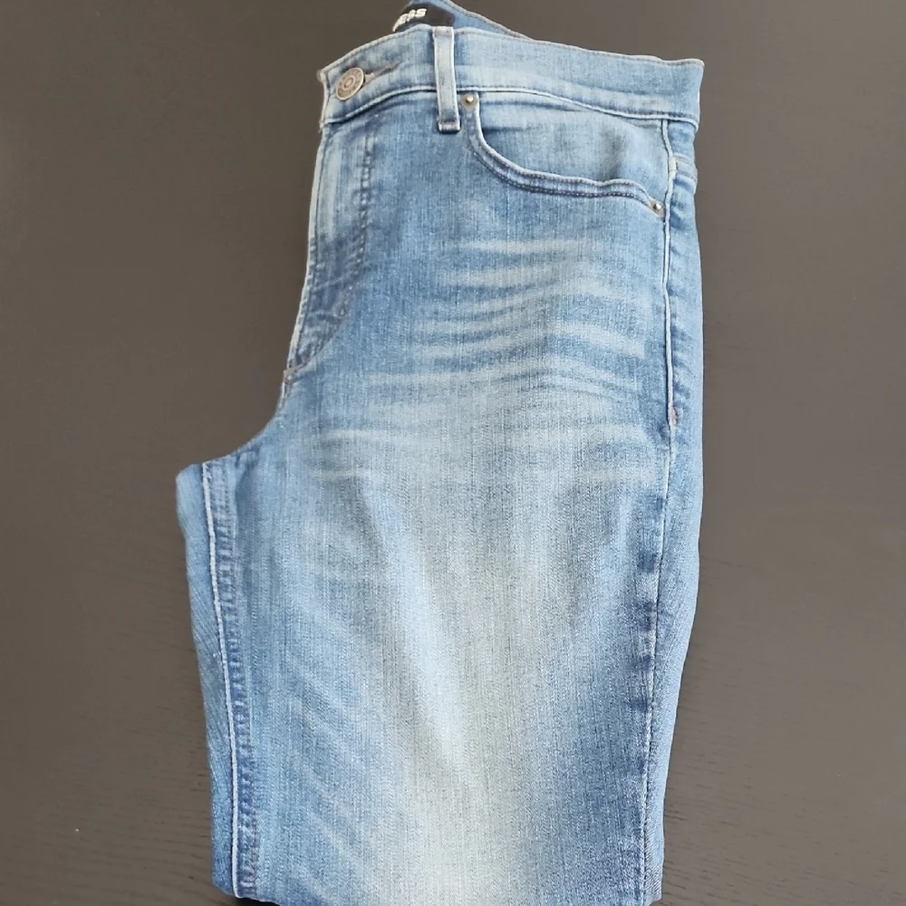 Express High Rise Jeans - Picture 4 of 4